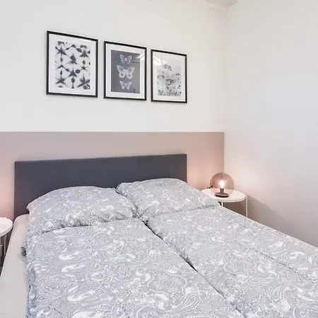 Charming Apartment In Prime Location Hamburg Exterior photo